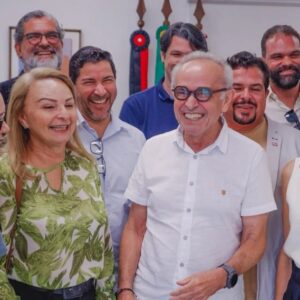 NA CAPITAL – Cícero Lucena anuncia liberação de alvará para polo de confecções em Mangabeira e projeta geração de 2 mil empregos Slider