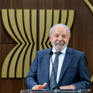 “NÃO HÁ VETO A NENHUM ASSUNTO” – Lula revela o que será discutido na reunião com Trump – ASSISTA Slider