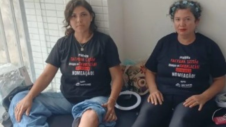 Acorrentadas