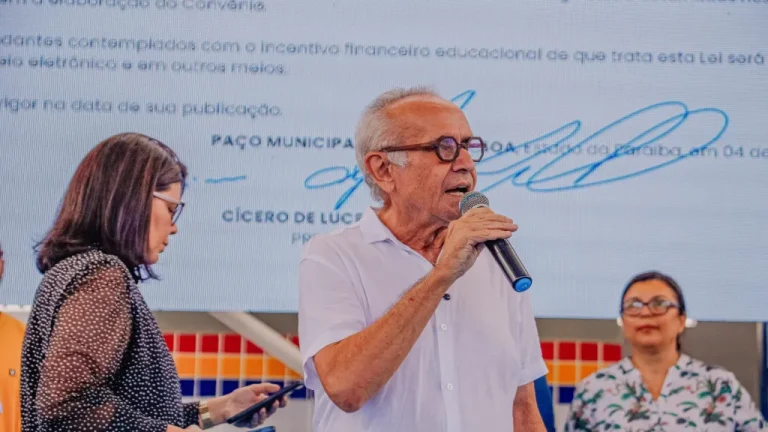 Cícero falando