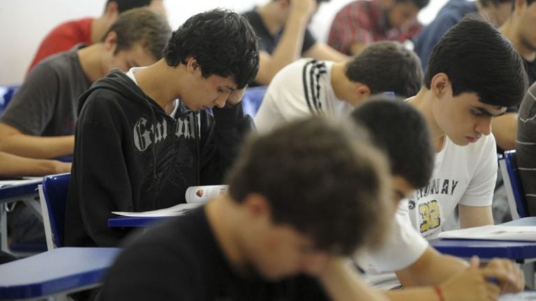 Estudantes