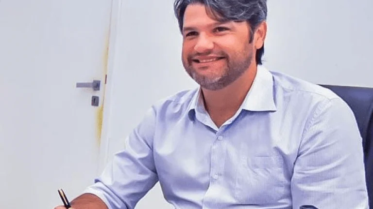 LÉO BEZERRA