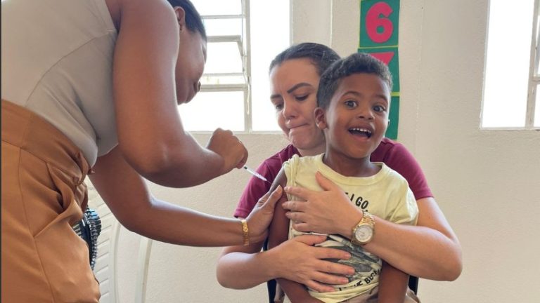 VACINAÇÃO ESCOLAS